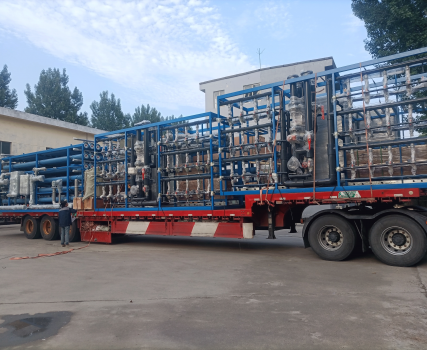 新疆石河子反滲透項目發(fā)貨現(xiàn)場